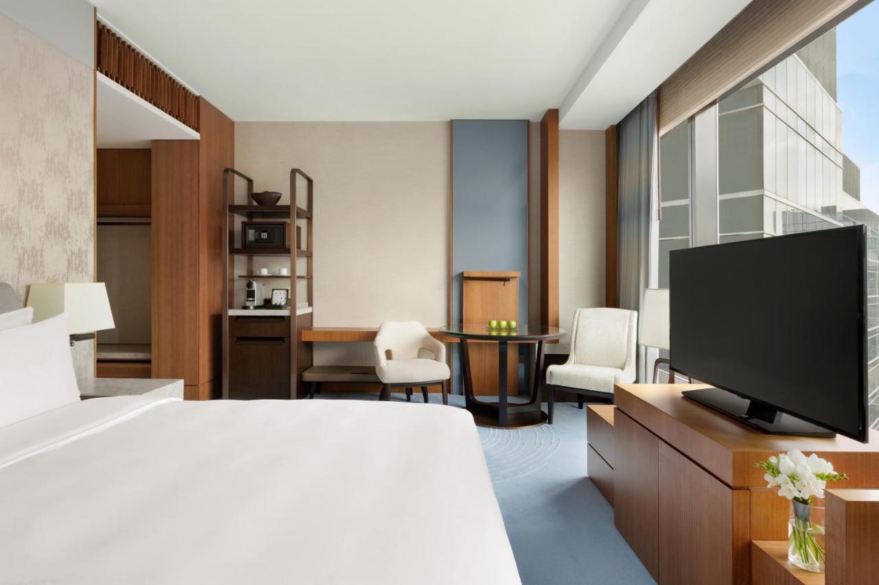 Kerry Hotel Hong Kong By Shangri-La Exterior foto A room at the hotel