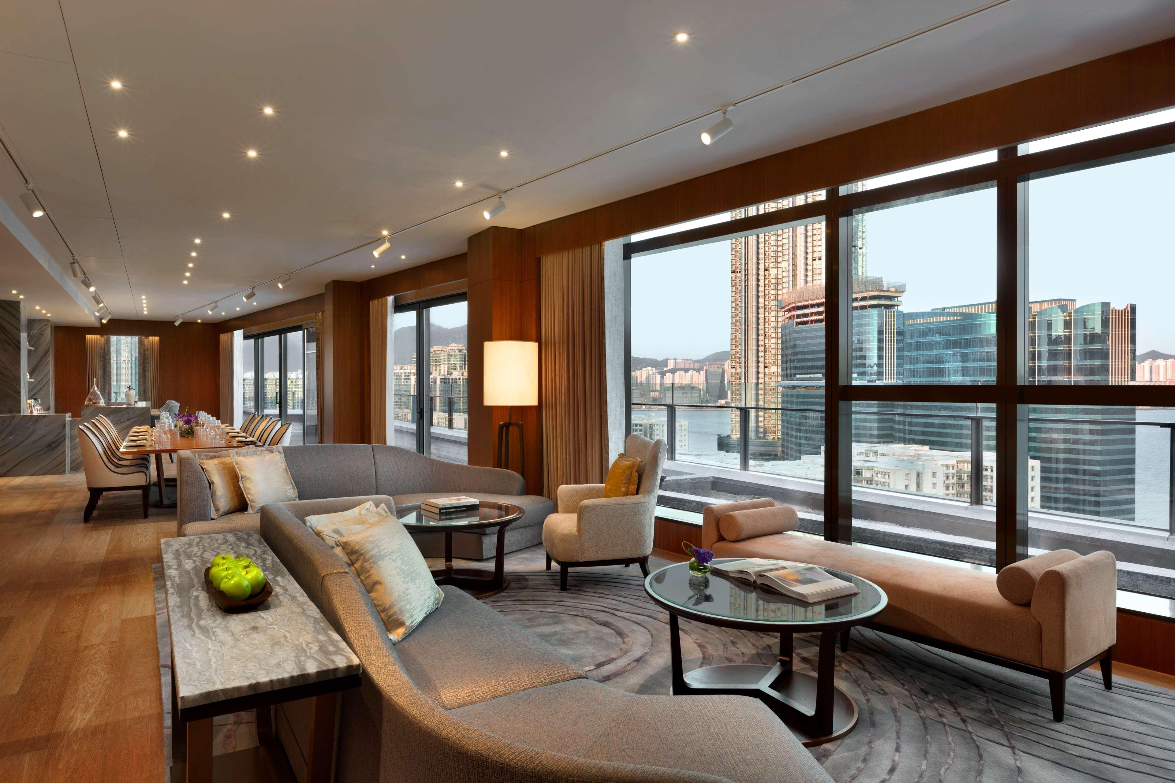 Kerry Hotel Hong Kong By Shangri-La Exterior foto The Club at The Westin Nanjing