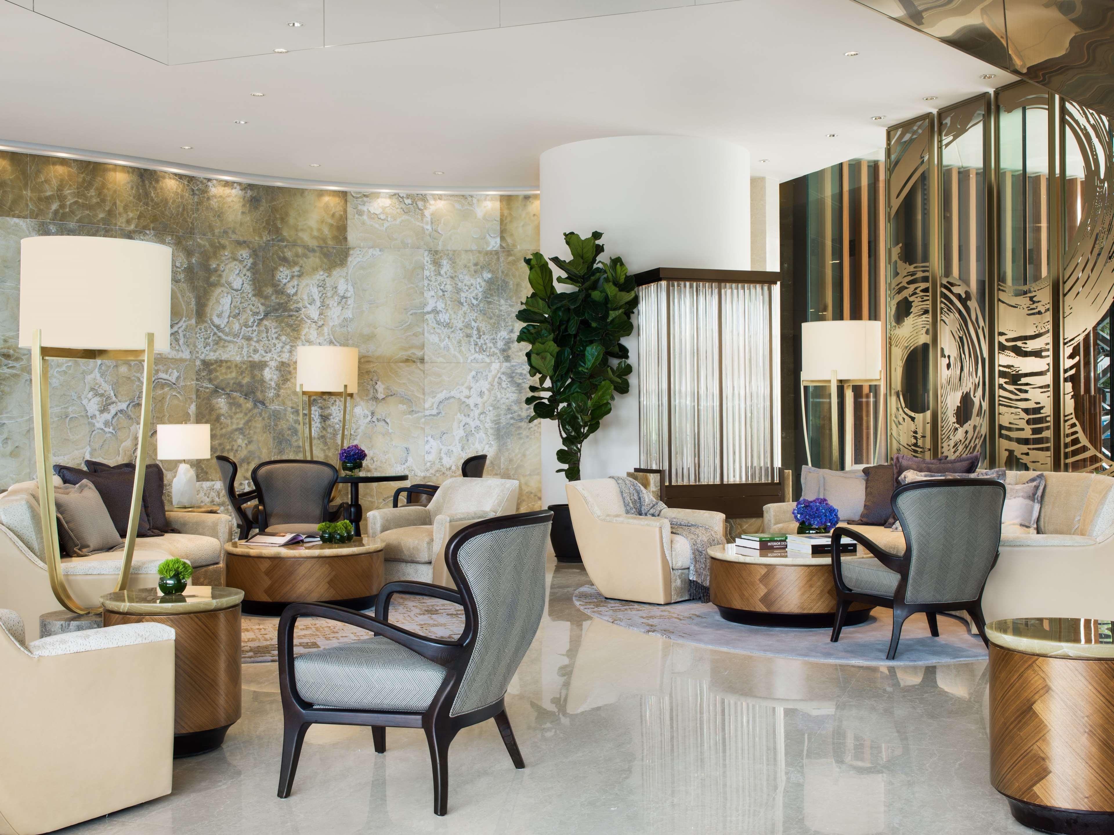 Kerry Hotel Hong Kong By Shangri-La Exterior foto The lobby of the Ritz-Carlton, DIFC
