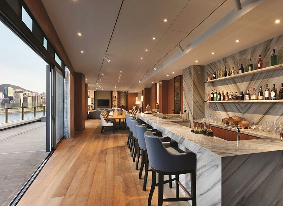 Kerry Hotel Hong Kong By Shangri-La Exterior foto The bar at the 12th floor